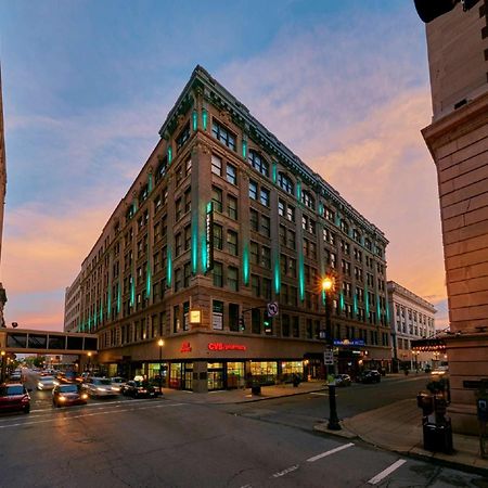 Embassy Suites Louisville Downtown Exteriör bild