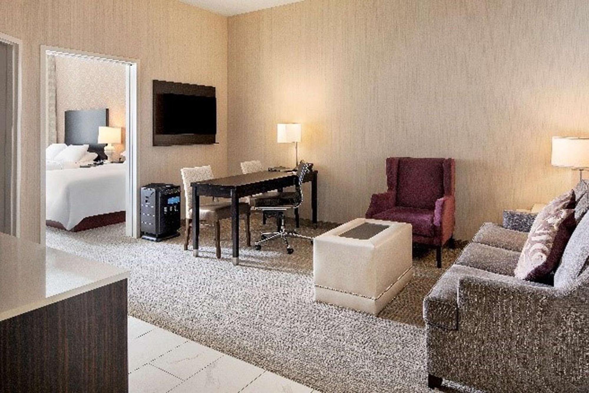 Embassy Suites Louisville Downtown Exteriör bild